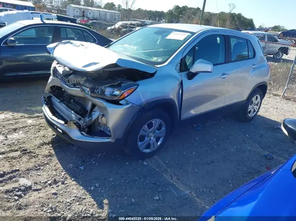 KL7CJKSB6HB055750 2017 CHEVROLET TRAX - Image 2