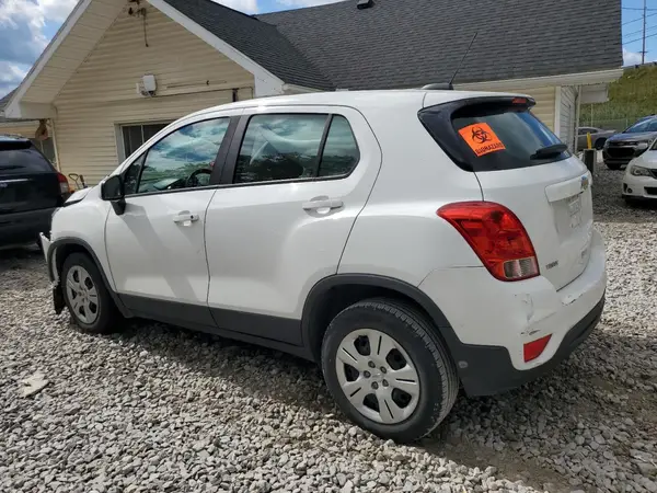 KL7CJKSB6HB090921 2017 CHEVROLET TRAX - Image 2