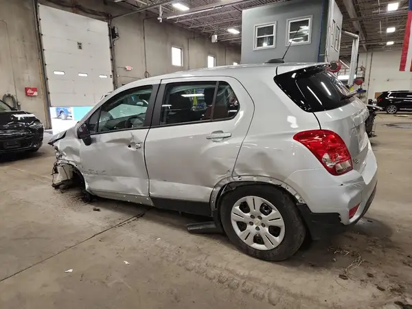 KL7CJKSB6HB166671 2017 CHEVROLET TRAX - Image 2