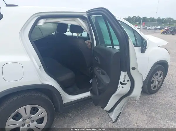 KL7CJKSB6HB171336 2017 CHEVROLET TRAX - Image 8