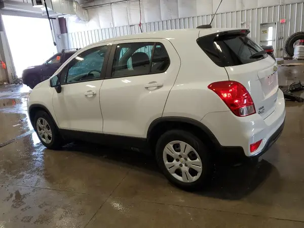 KL7CJKSB6HB212578 2017 CHEVROLET TRAX - Image 2