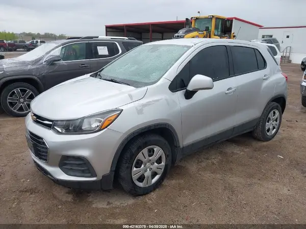 KL7CJKSB6HB239960 2017 CHEVROLET TRAX - Image 2
