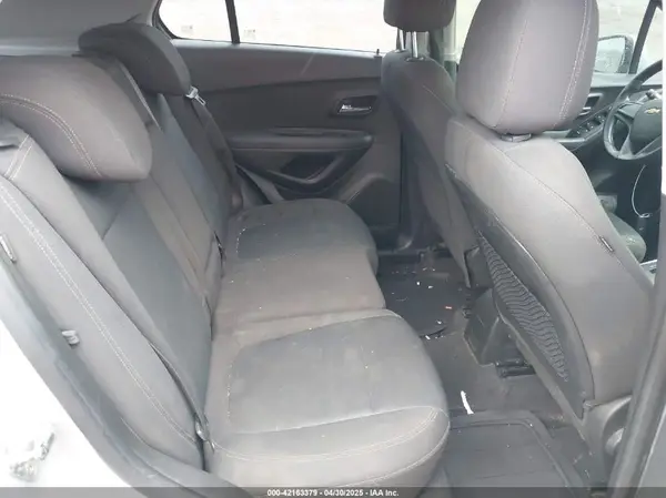 KL7CJKSB6HB239960 2017 CHEVROLET TRAX - Image 8