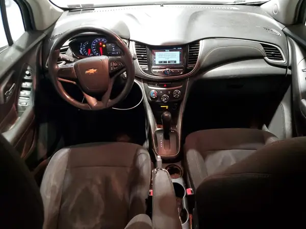 KL7CJKSB6HB247010 2017 CHEVROLET TRAX - Image 8