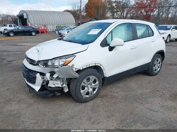 KL7CJKSB6HB247024 2017 CHEVROLET TRAX - Image 2