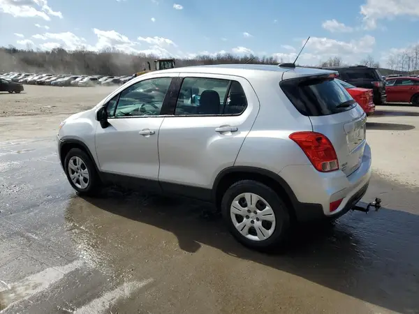 KL7CJKSB6JB509145 2018 CHEVROLET TRAX - Image 2