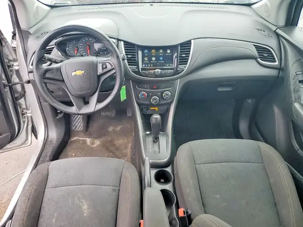 KL7CJKSB6JB530223 2018 CHEVROLET TRAX - Image 8