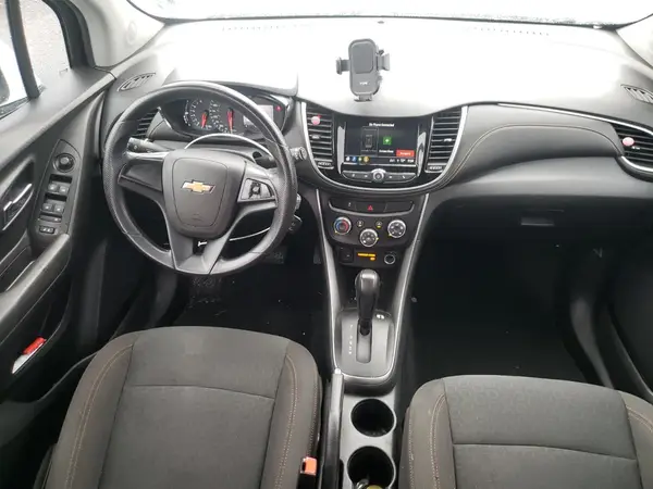 KL7CJKSB6JB572035 2018 CHEVROLET TRAX - Image 8