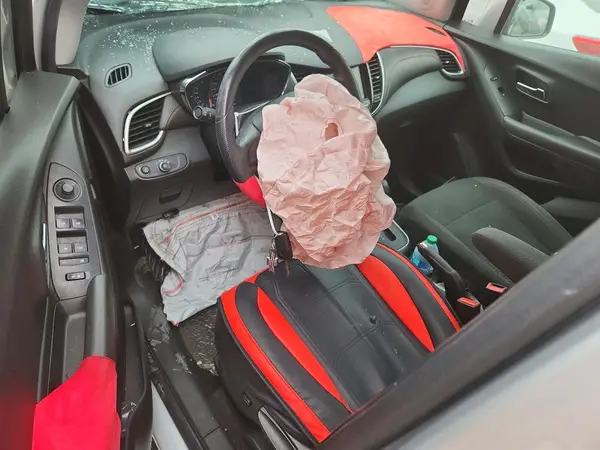KL7CJKSB6JB573007 2018 CHEVROLET TRAX - Image 8