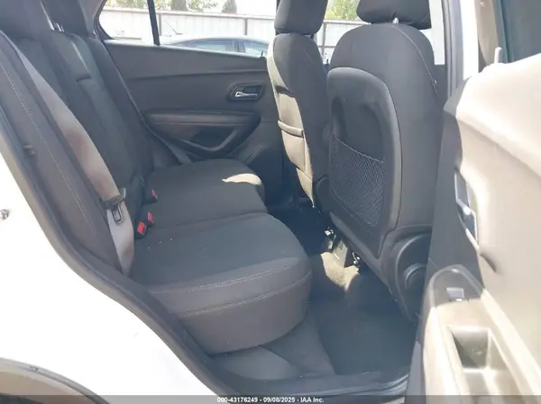 KL7CJKSB6JB600691 2018 CHEVROLET TRAX - Image 8