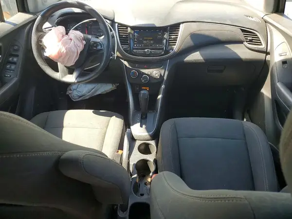 KL7CJKSB6JB608192 2018 CHEVROLET TRAX - Image 8