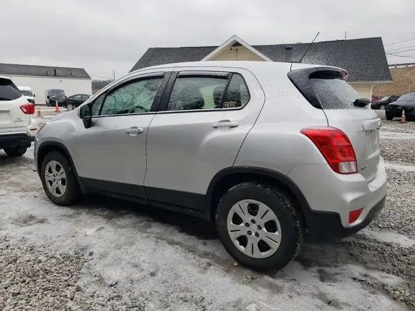 KL7CJKSB6JB614297 2018 CHEVROLET TRAX - Image 2