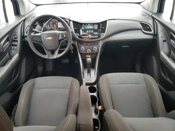 KL7CJKSB6JB614297 2018 CHEVROLET TRAX - Image 8