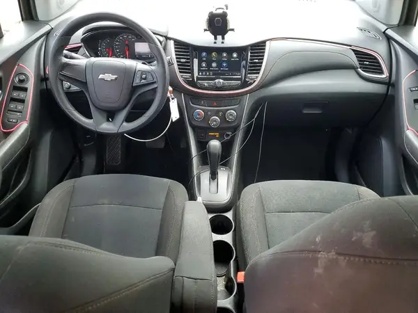 KL7CJKSB6JB624702 2018 CHEVROLET TRAX - Image 8
