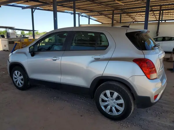 KL7CJKSB6JB722788 2018 CHEVROLET TRAX - Image 2