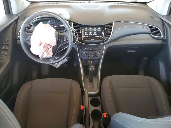 KL7CJKSB6JB722788 2018 CHEVROLET TRAX - Image 8