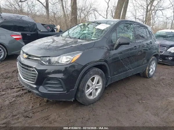 KL7CJKSB6LB019758 2020 CHEVROLET TRAX - Image 2