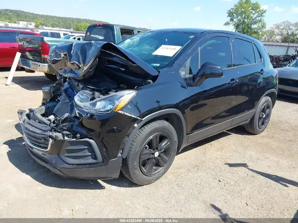 KL7CJKSB6LB020800 2020 CHEVROLET TRAX - Image 2