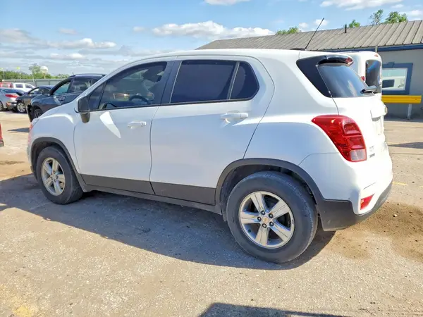 KL7CJKSB6LB023177 2020 CHEVROLET TRAX - Image 2
