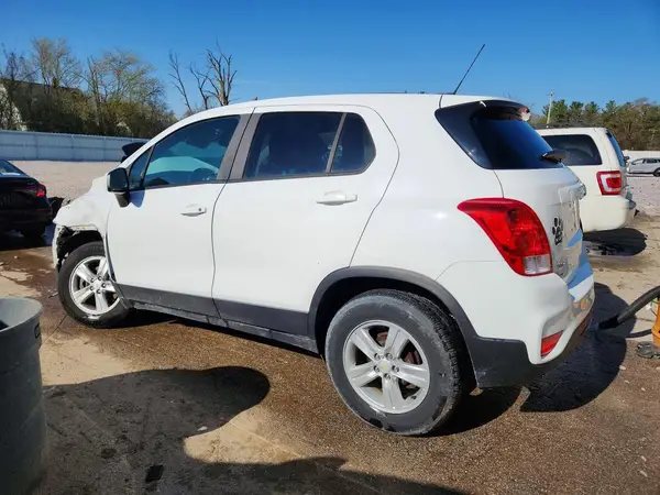 KL7CJKSB6LB029593 2020 CHEVROLET TRAX - Image 2