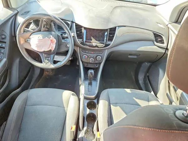 KL7CJKSB6LB029593 2020 CHEVROLET TRAX - Image 8