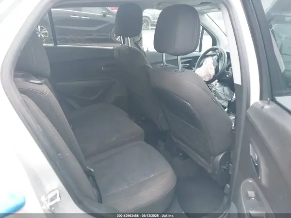 KL7CJKSB6LB030713 2020 CHEVROLET TRAX - Image 8