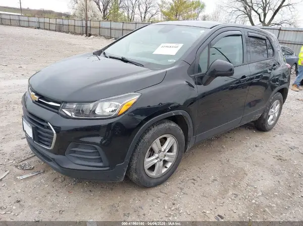 KL7CJKSB6LB033191 2020 CHEVROLET TRAX - Image 2