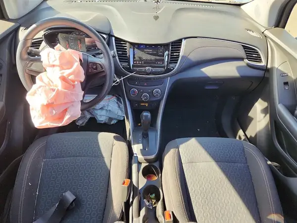 KL7CJKSB6LB036415 2020 CHEVROLET TRAX - Image 8