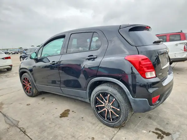 KL7CJKSB6LB040884 2020 CHEVROLET TRAX - Image 2