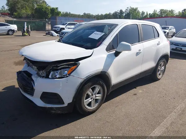 KL7CJKSB6LB051755 2020 CHEVROLET TRAX - Image 2