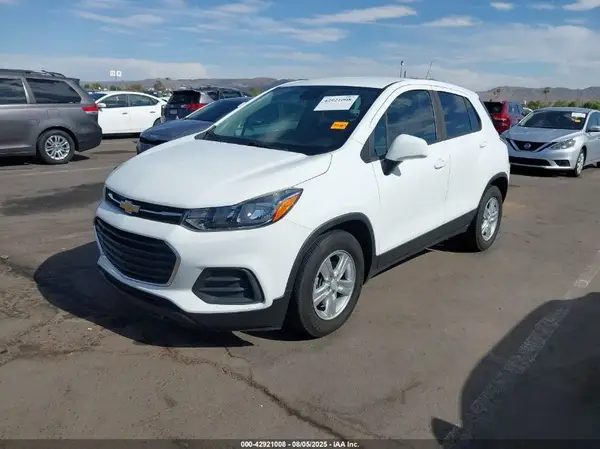 KL7CJKSB6LB056616 2020 CHEVROLET TRAX - Image 2