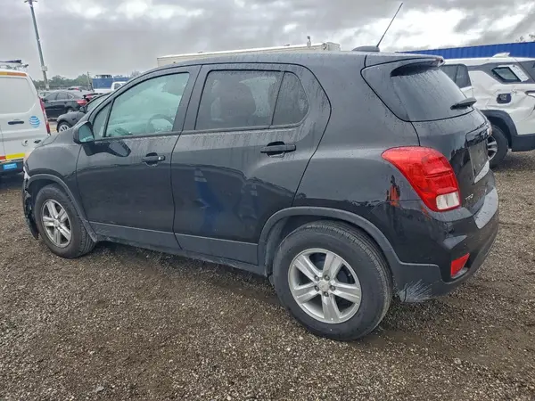 KL7CJKSB6LB057832 2020 CHEVROLET TRAX - Image 2