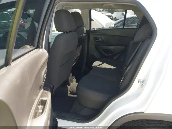 KL7CJKSB6LB066417 2020 CHEVROLET TRAX - Image 8