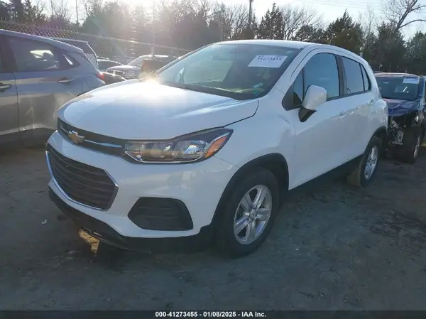 KL7CJKSB6LB083623 2020 CHEVROLET TRAX - Image 2