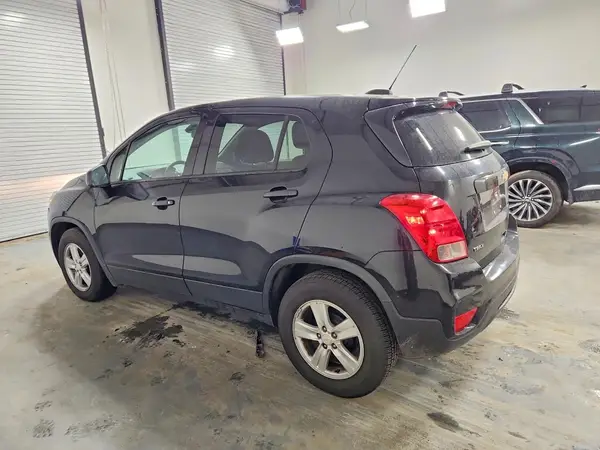 KL7CJKSB6LB086067 2020 CHEVROLET TRAX - Image 2