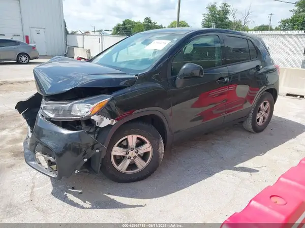 KL7CJKSB6LB086649 2020 CHEVROLET TRAX - Image 2