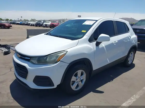 KL7CJKSB6LB315797 2020 CHEVROLET TRAX - Image 2