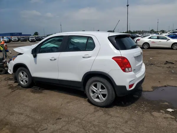 KL7CJKSB6LB316626 2020 CHEVROLET TRAX - Image 2