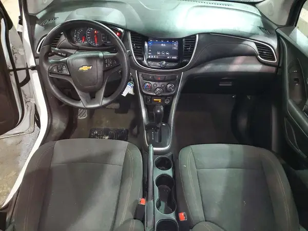 KL7CJKSB6LB318196 2020 CHEVROLET TRAX - Image 8