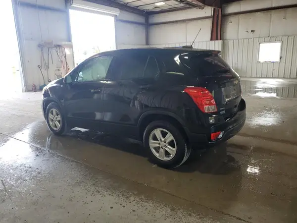 KL7CJKSB6LB318229 2020 CHEVROLET TRAX - Image 2