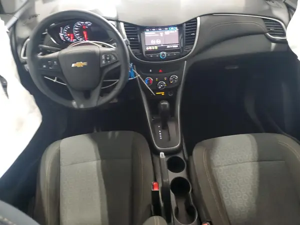 KL7CJKSB6LB318229 2020 CHEVROLET TRAX - Image 8