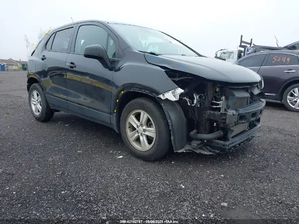 KL7CJKSB6LB324435 2020 CHEVROLET TRAX - Image 1