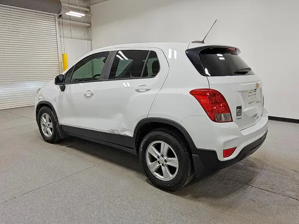 KL7CJKSB6LB324905 2020 CHEVROLET TRAX - Image 2
