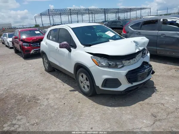 KL7CJKSB6LB325973 2020 CHEVROLET TRAX - Image 1
