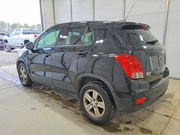 KL7CJKSB6LB332258 2020 CHEVROLET TRAX - Image 2