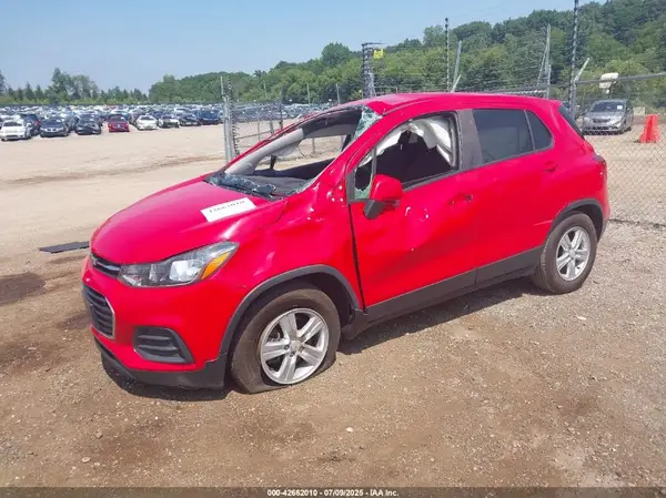KL7CJKSB6LB345124 2020 CHEVROLET TRAX - Image 2