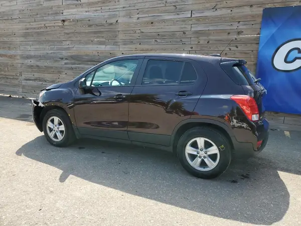 KL7CJKSB6LB352610 2020 CHEVROLET TRAX - Image 2