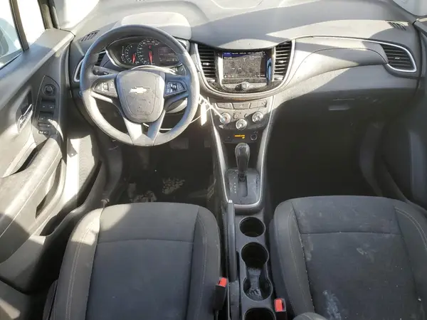 KL7CJKSB6MB301092 2021 CHEVROLET TRAX - Image 8