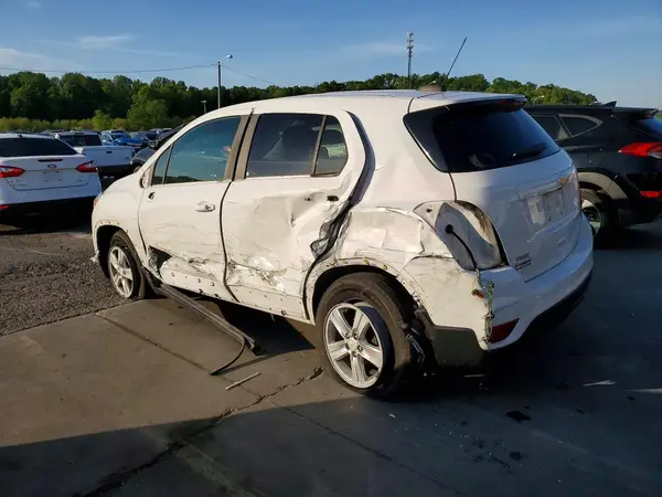 KL7CJKSB6MB301139 2021 CHEVROLET TRAX - Image 2