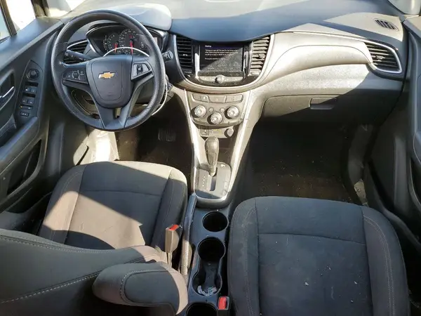 KL7CJKSB6MB303392 2021 CHEVROLET TRAX - Image 8